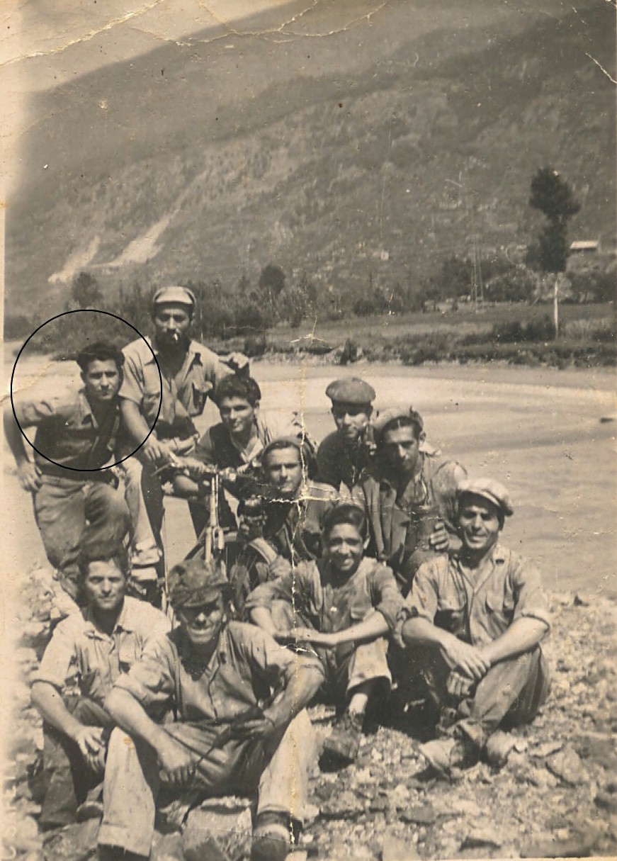 foto di gruppo in valle daosta 1945.jpg
